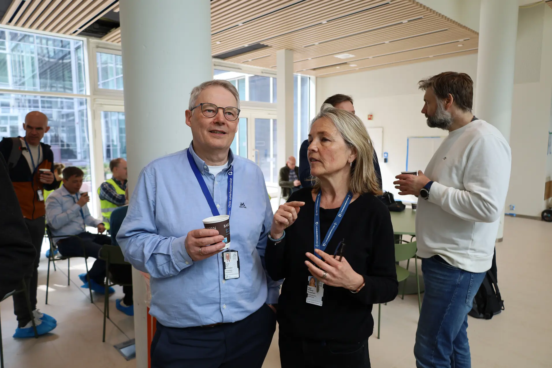 Steinar Holm og Inger Heiberg på eierskiftemarkeringen på Radiumhospitalet