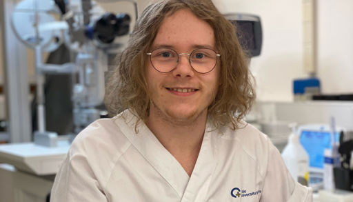 Bilde av Yannick på arbeidsplassen hans